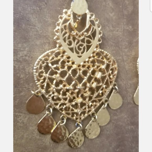 VINTAGE DESIGNER JOSE MARIA BARRERA HAMMERED GOLD DANGLE DROP CHANDELIER EARRING - Picture 8 of 8
